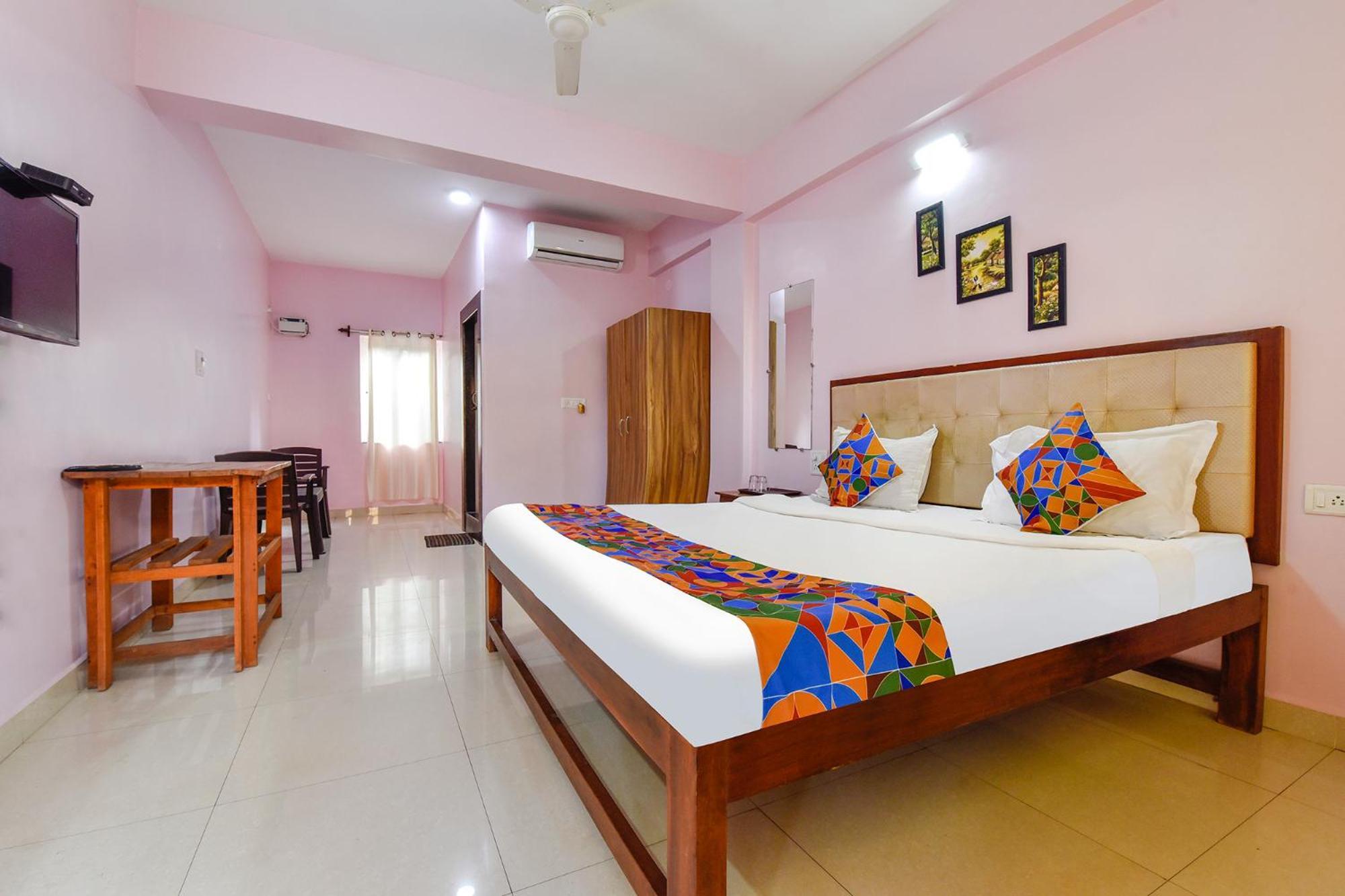 Fabexpress Morjim Paradise - Nr Morjim Beach المظهر الخارجي الصورة